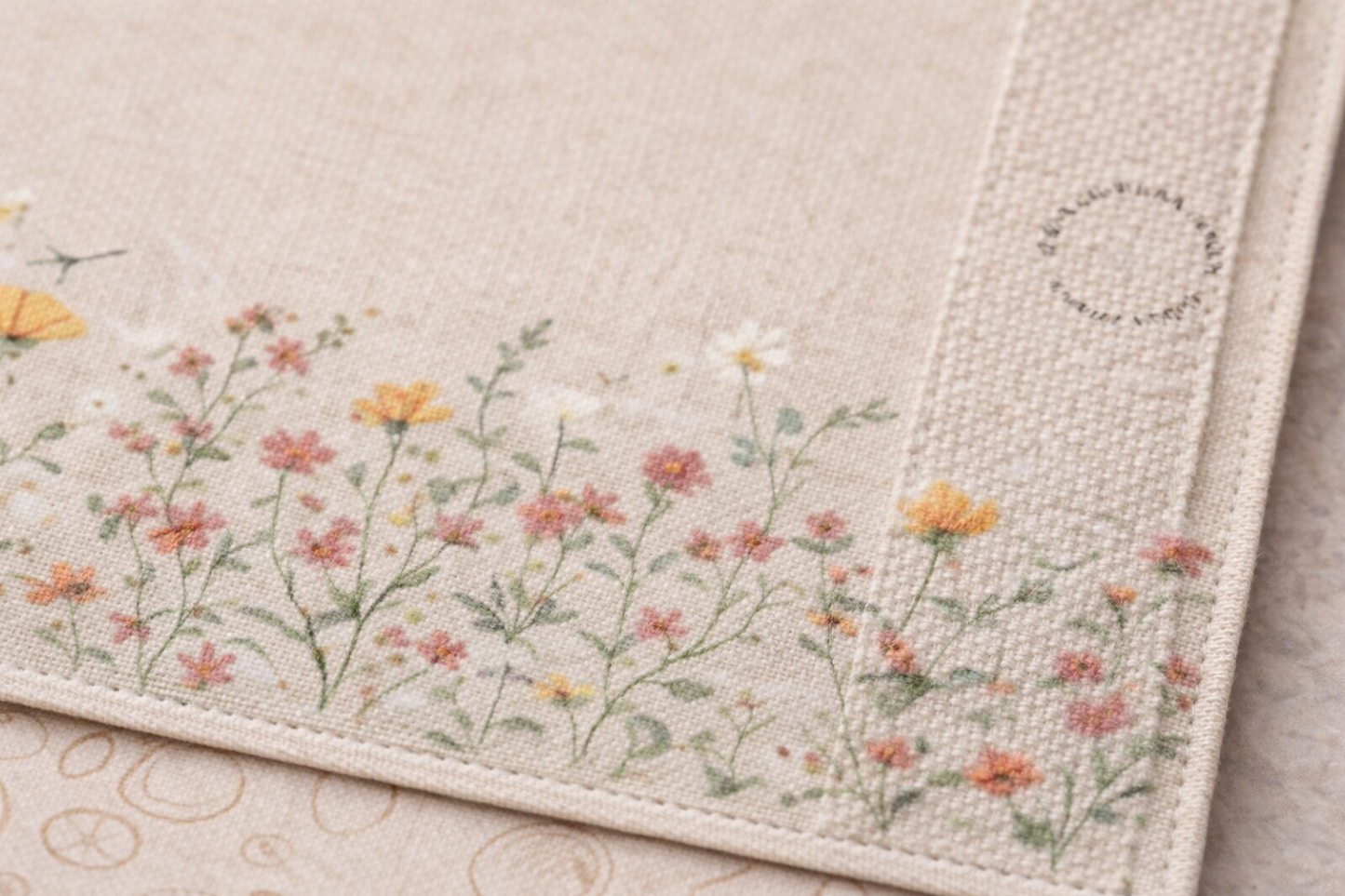 The mindful table - flores rosadas